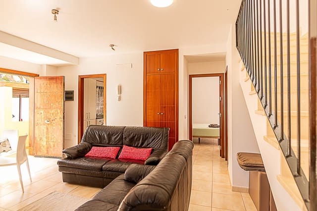 4 chambre Maison de Ville à vendre à Costa de Antigua, Antigua avec piscine garage - 420 000 € (Ref: 9721121)