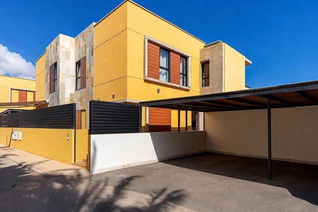 4 chambre Maison de Ville à vendre à Costa de Antigua, Antigua avec piscine garage - 420 000 € (Ref: 9721121)