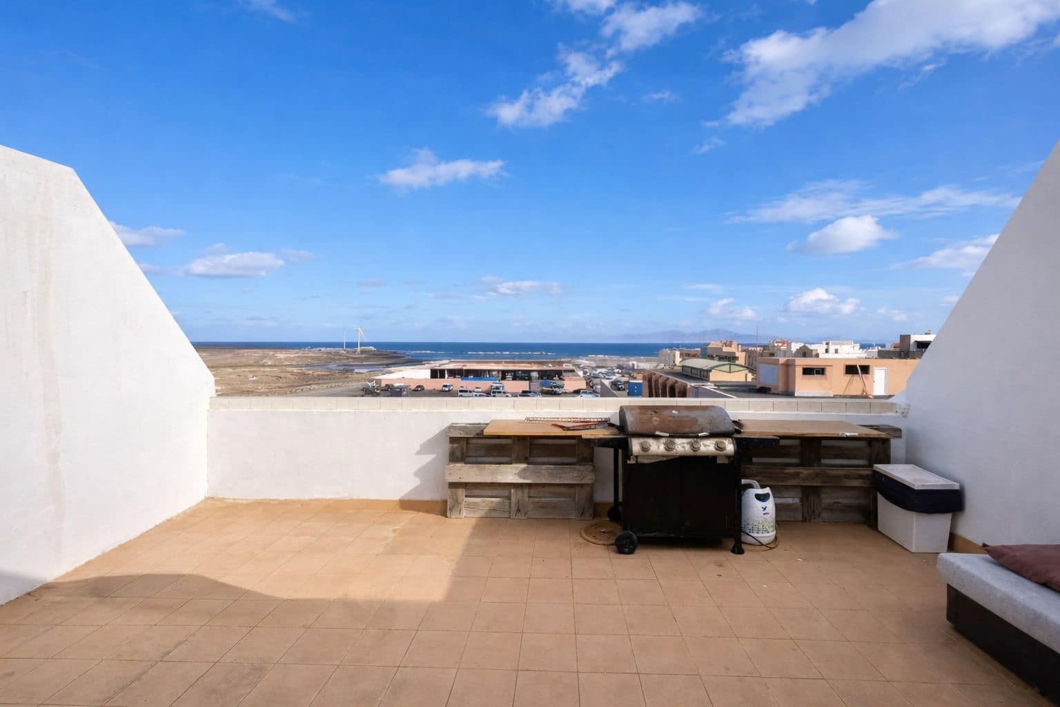 Apartamento de 2 habitaciones en Corralejo en venta - 235.000 € (Ref: 9737989)