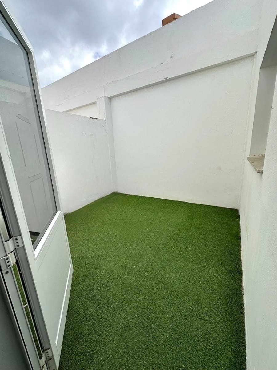 3 bedroom Townhouse for sale in Corralejo - € 265,000 (Ref: 9737991)