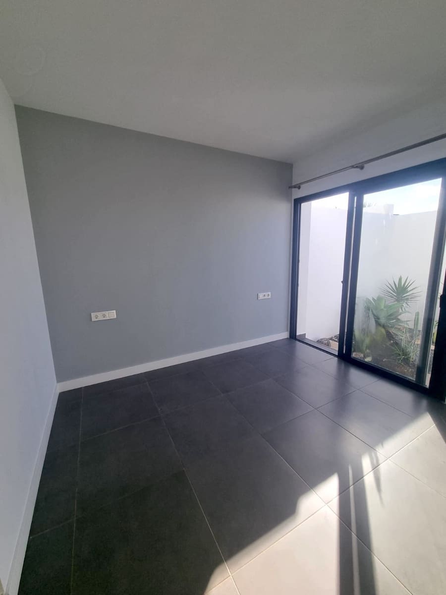 2 bedroom Townhouse for sale in La Oliva with pool garage - € 420,000 (Ref: 9737992)