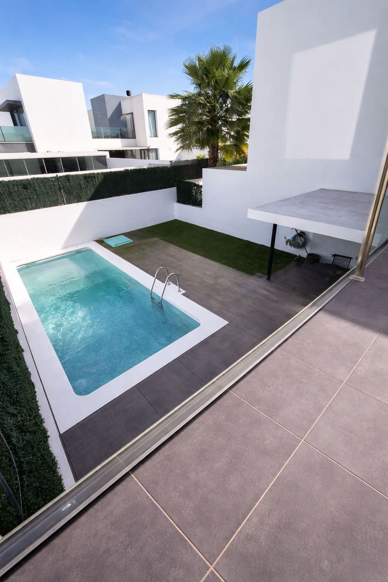 2 bedroom Townhouse for sale in La Oliva with pool garage - € 420,000 (Ref: 9737992)