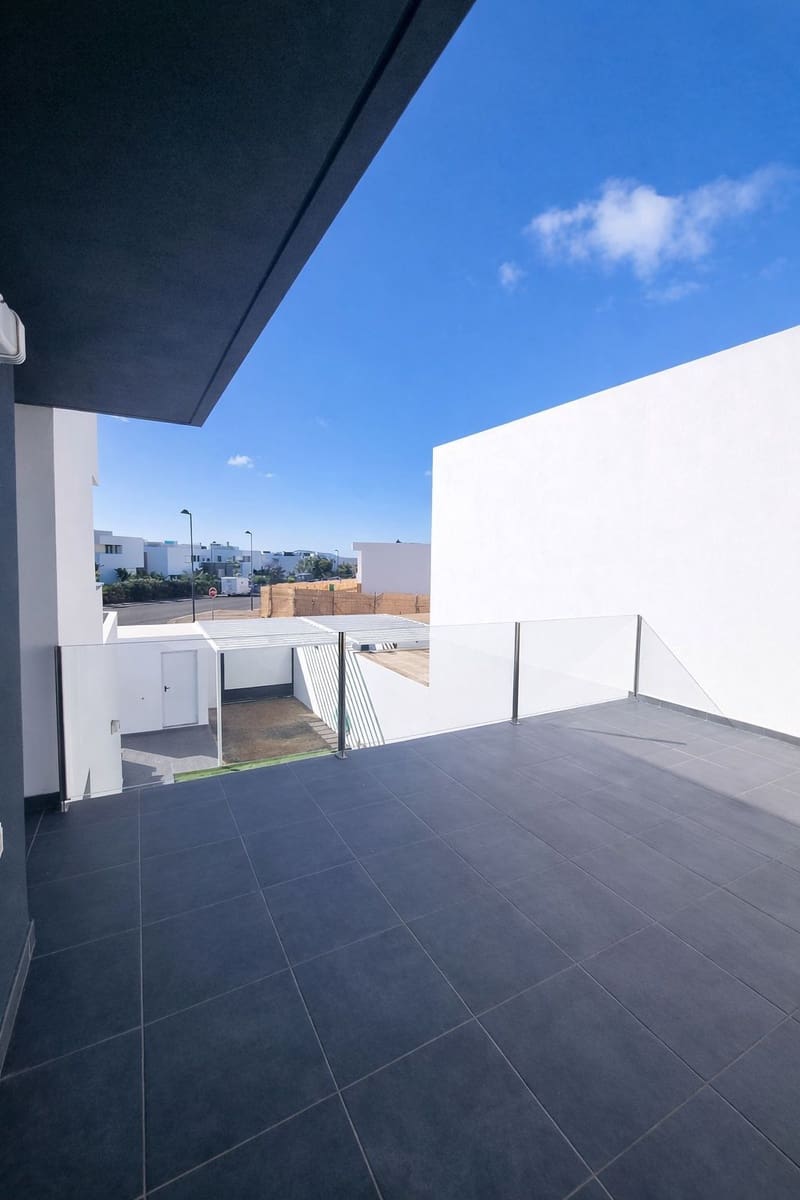 2 bedroom Townhouse for sale in La Oliva with pool garage - € 420,000 (Ref: 9737992)