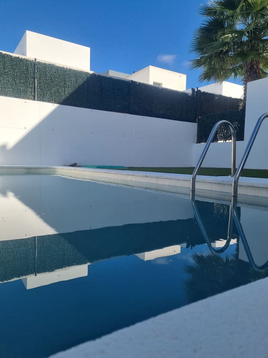 2 bedroom Townhouse for sale in La Oliva with pool garage - € 420,000 (Ref: 9737992)