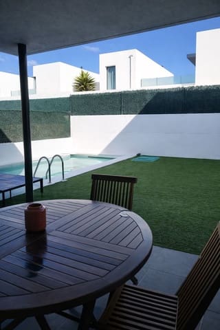 Casa de 2 habitaciones en La Oliva en venta con piscina garaje - 420.000 € (Ref: 9737992)