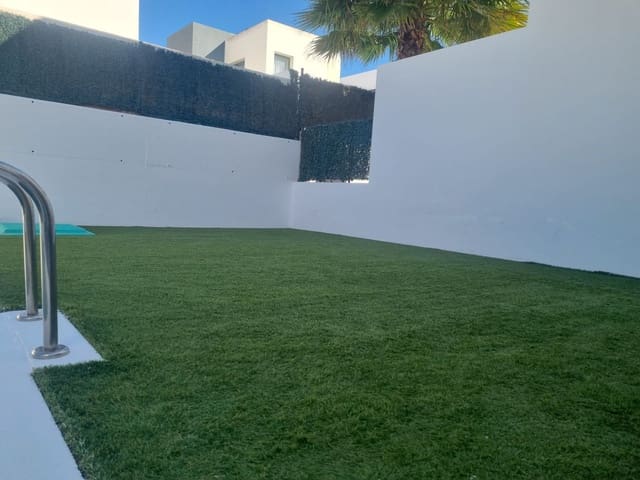 Casa de 2 habitaciones en La Oliva en venta con piscina garaje - 420.000 € (Ref: 9737992)