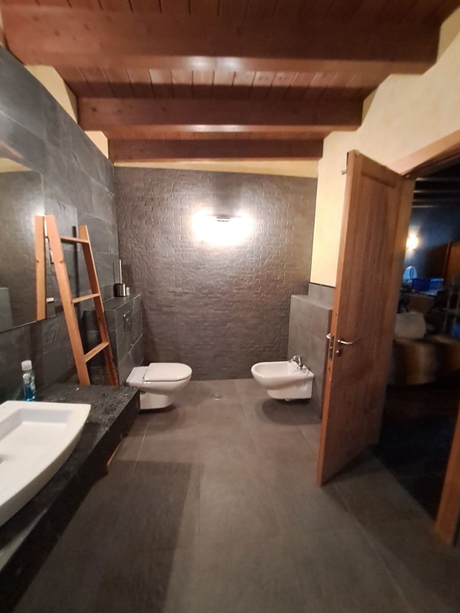 5 bedroom Villa for sale in Puerto del Rosario with pool garage - € 710,000 (Ref: 9737993)