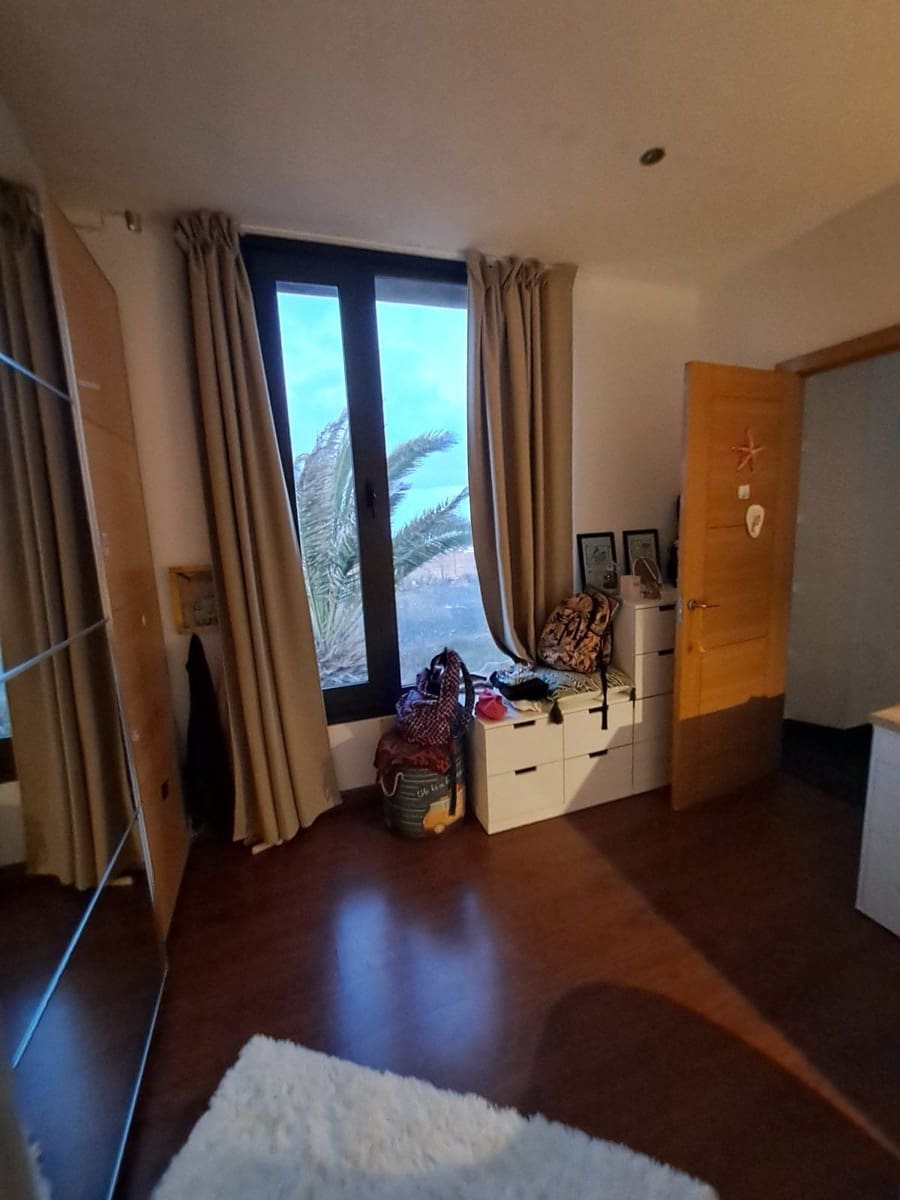 5 bedroom Villa for sale in Puerto del Rosario with pool garage - € 710,000 (Ref: 9737993)