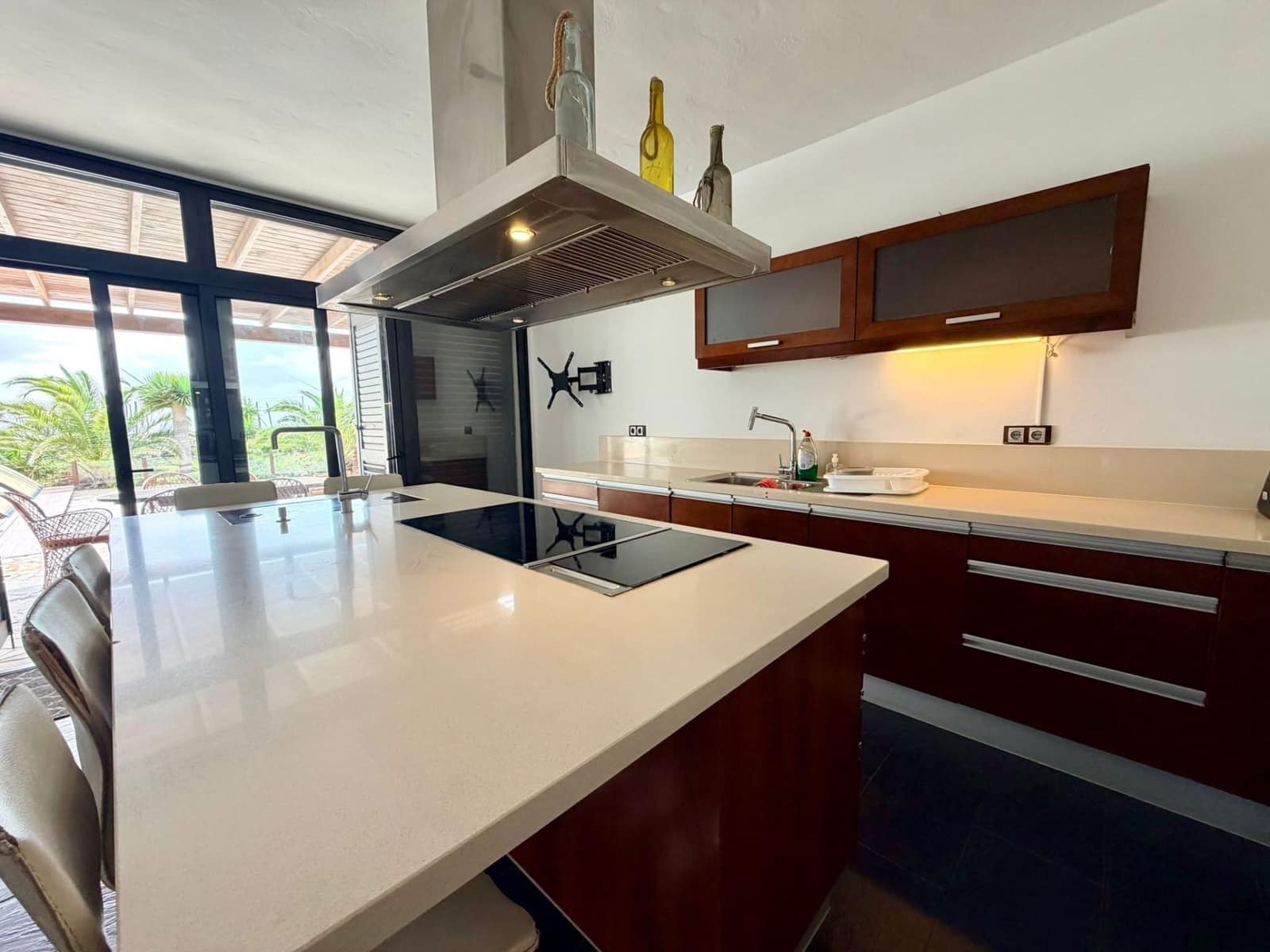 5 bedroom Villa for sale in Puerto del Rosario with pool garage - € 710,000 (Ref: 9737993)