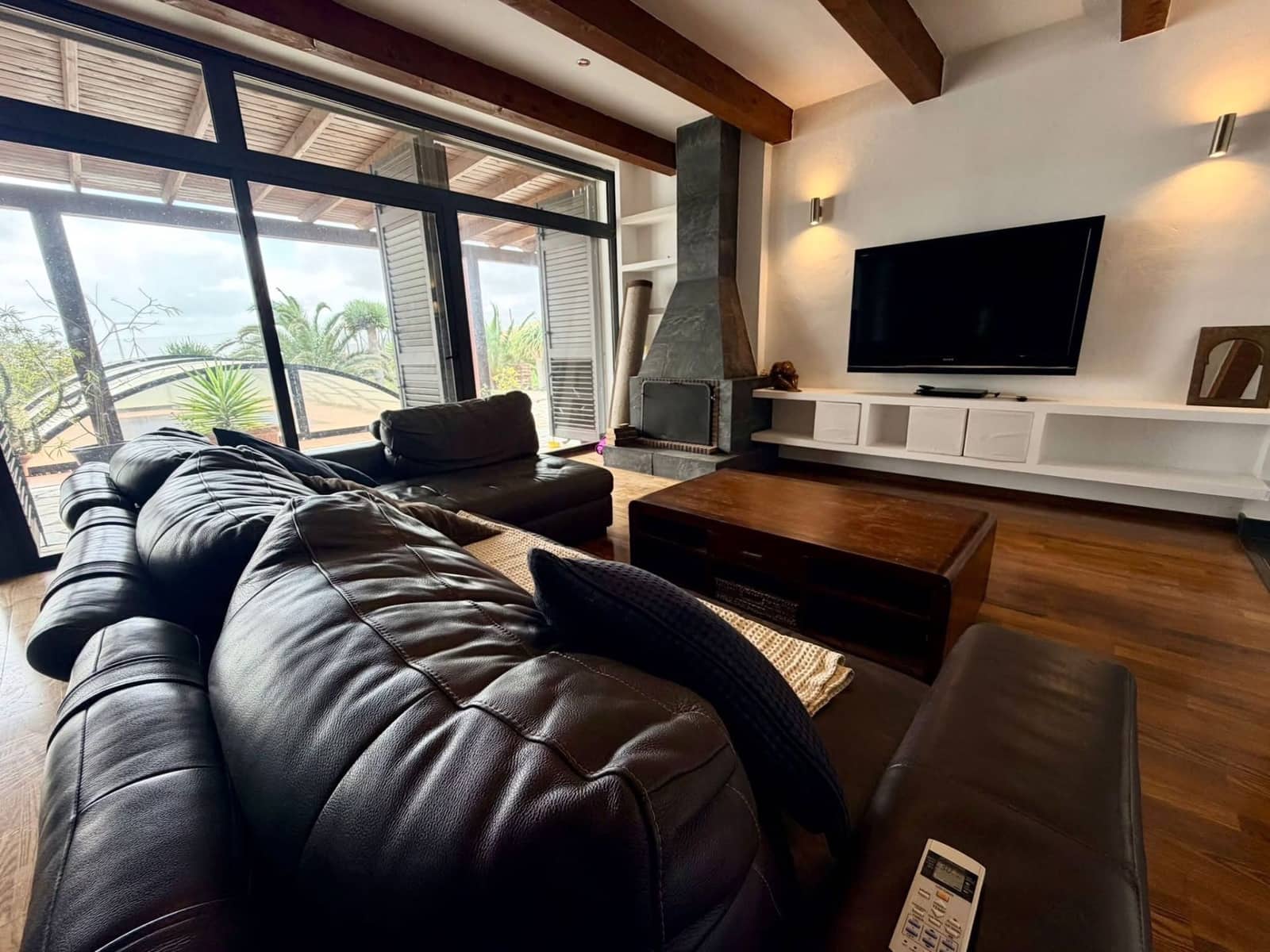 5 bedroom Villa for sale in Puerto del Rosario with pool garage - € 710,000 (Ref: 9737993)