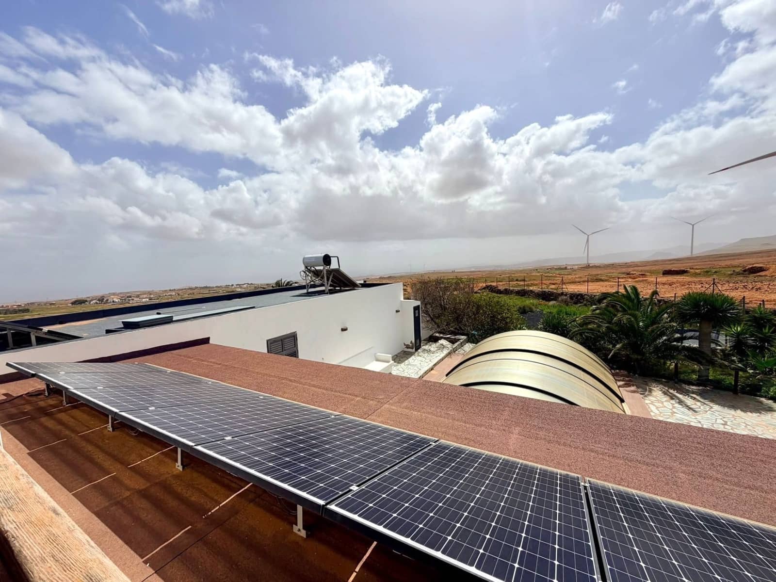 5 bedroom Villa for sale in Puerto del Rosario with pool garage - € 710,000 (Ref: 9737993)