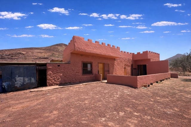 2 bedroom Finca/Country House for sale in Puerto del Rosario - € 390,000 (Ref: 9741502)