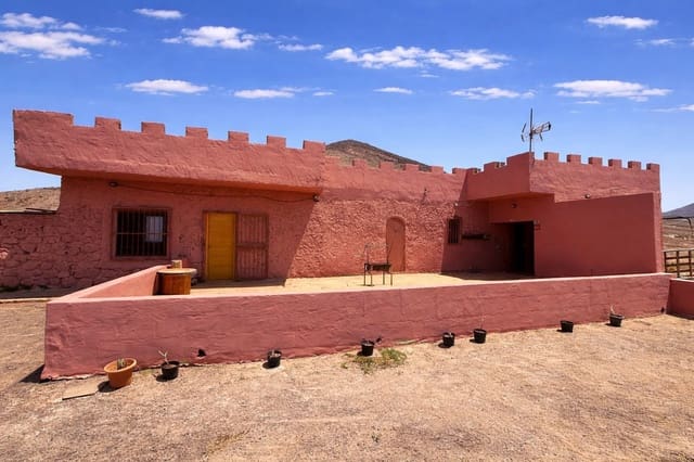 2 bedroom Finca/Country House for sale in Puerto del Rosario - € 390,000 (Ref: 9741502)