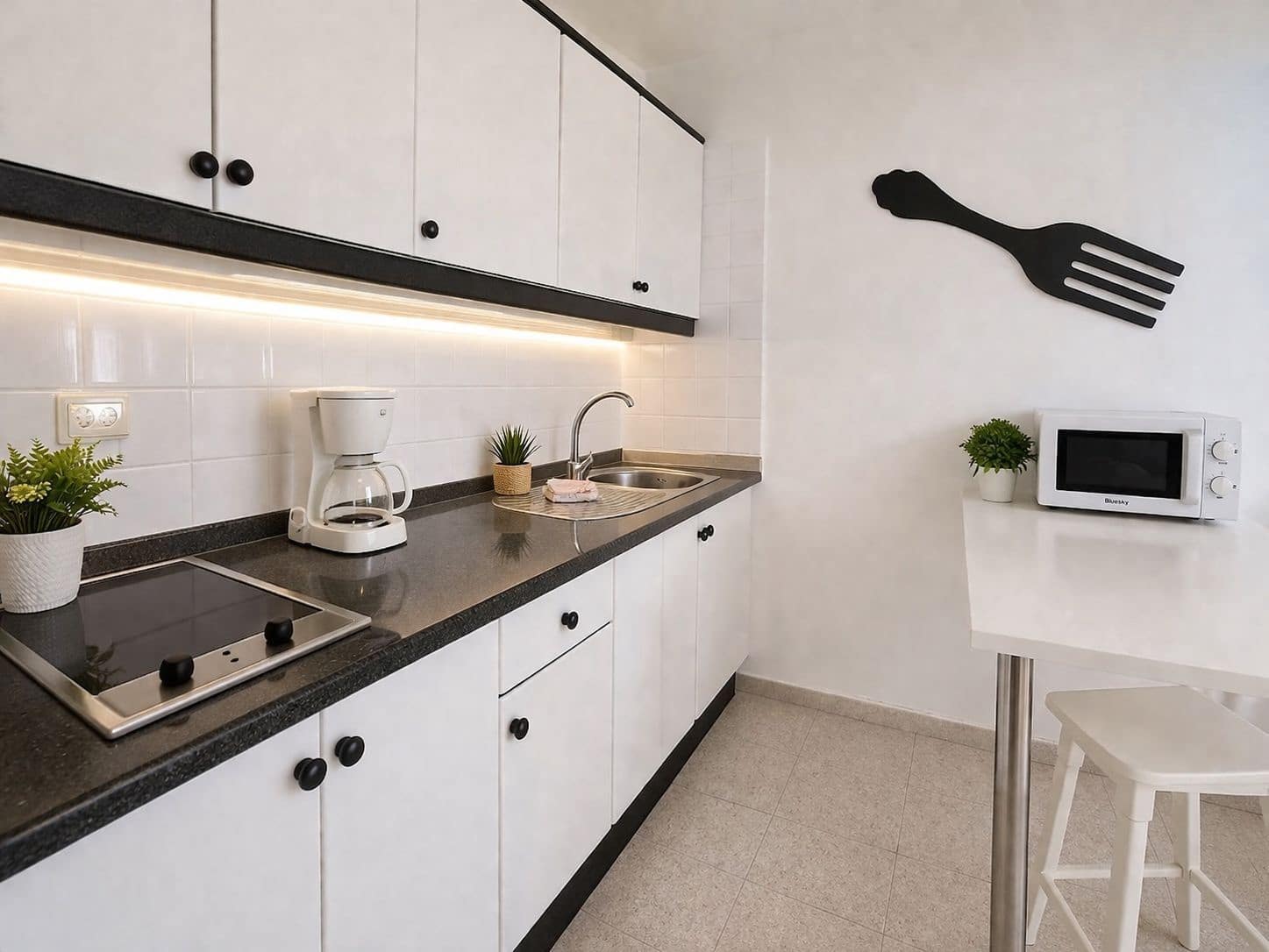 1 bedroom Apartment for sale in Costa de Antigua with pool - € 145,000 (Ref: 9746840)