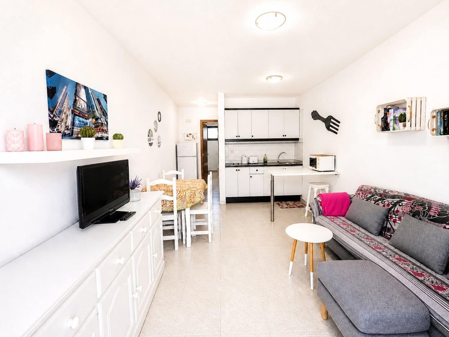 1 bedroom Apartment for sale in Costa de Antigua with pool - € 145,000 (Ref: 9746840)