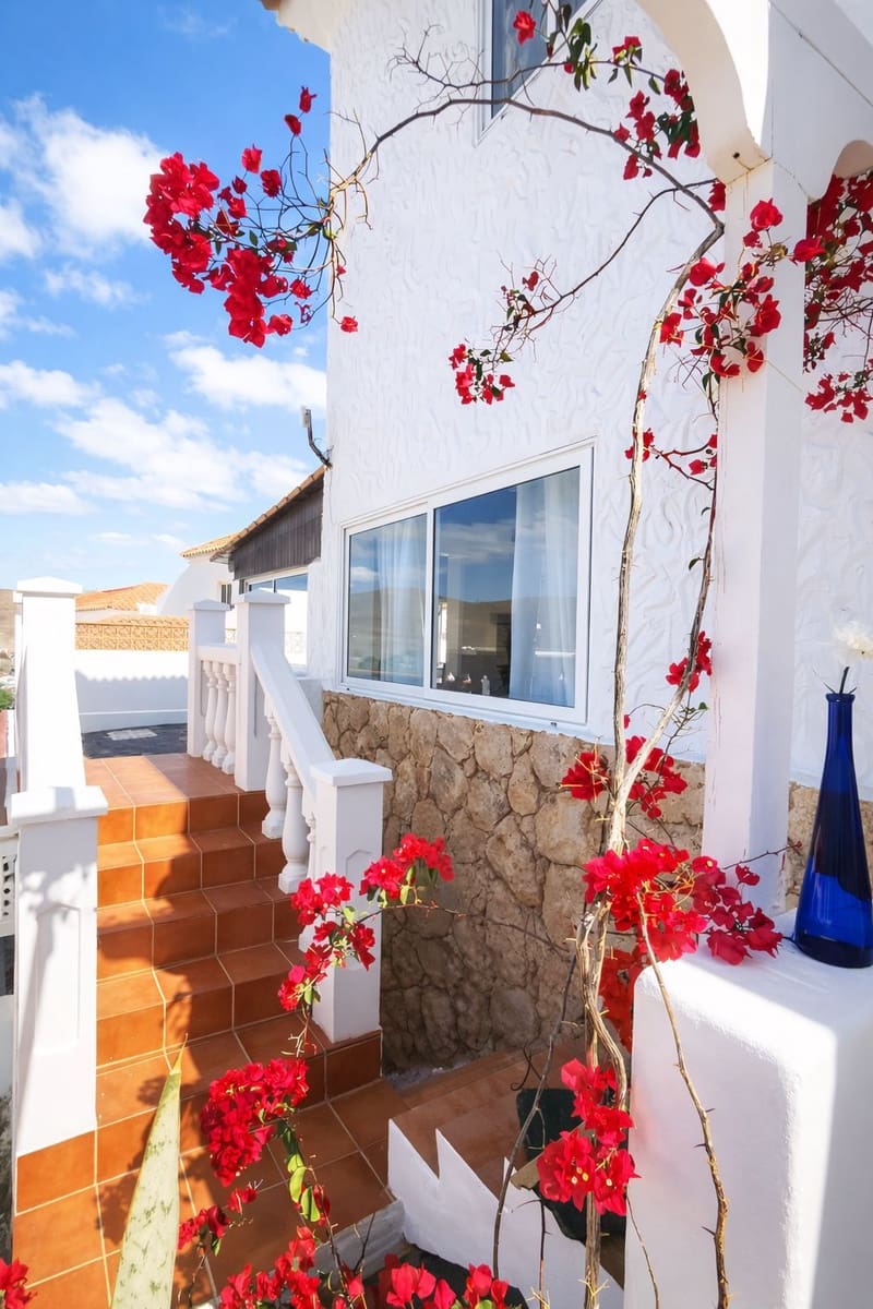 7 Zimmer Villa zu verkaufen in Tarajalejo mit Pool Garage - 650.000 € (Ref: 9794078)