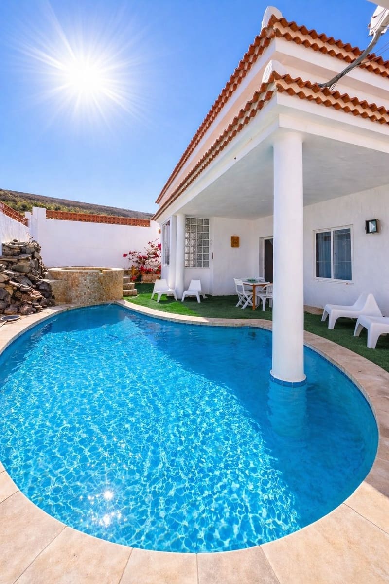 7 Zimmer Villa zu verkaufen in Tarajalejo mit Pool Garage - 650.000 € (Ref: 9794078)