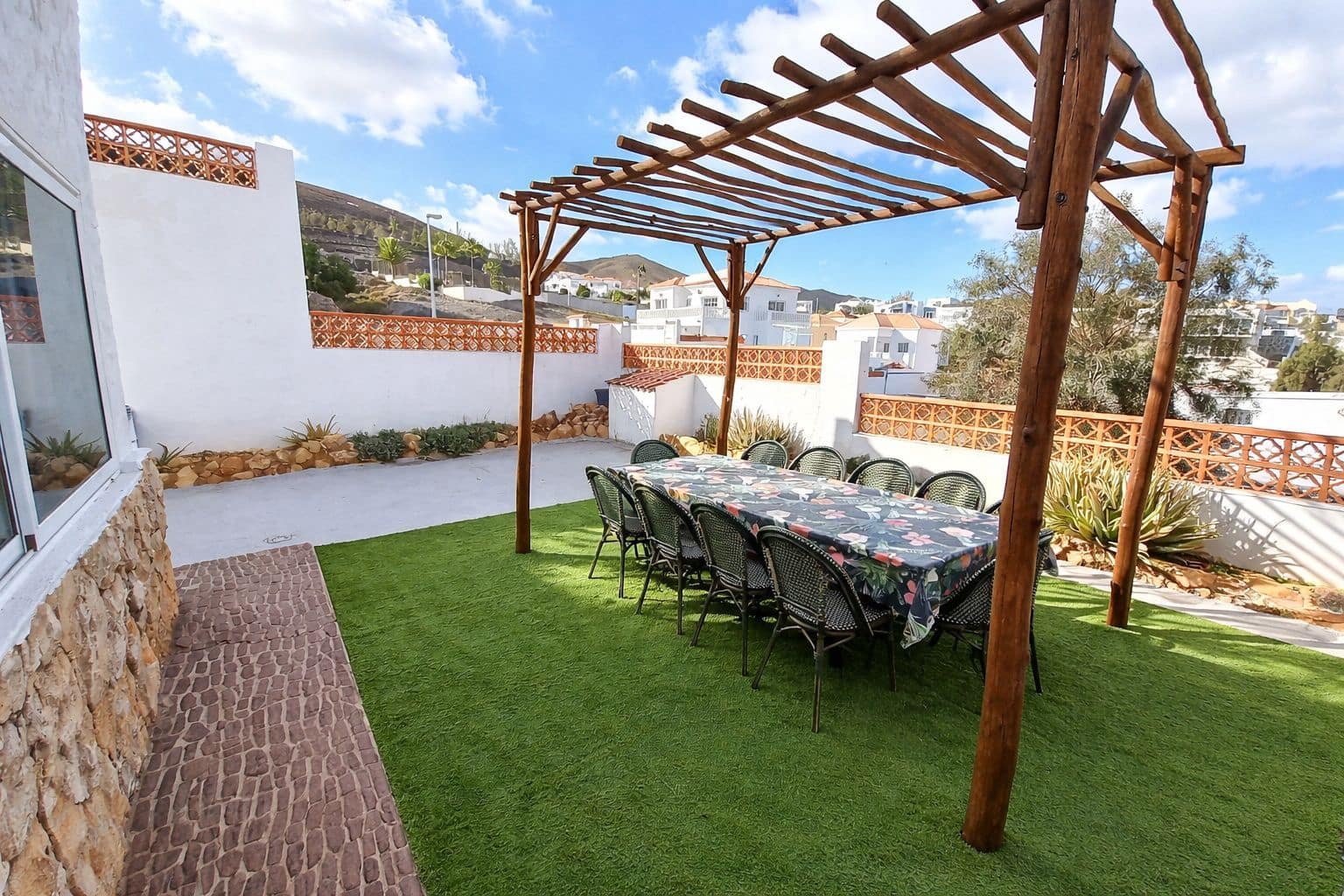 7 Zimmer Villa zu verkaufen in Tarajalejo mit Pool Garage - 650.000 € (Ref: 9794078)