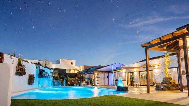 Chalet de 5 habitaciones en Villaverde, La Oliva en venta con piscina - 1.530.000 € (Ref: 9796283)