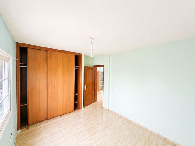 4 soveværelse Byhus til salg i Puerto del Rosario med garage - € 350.000 (Ref: 9807663)