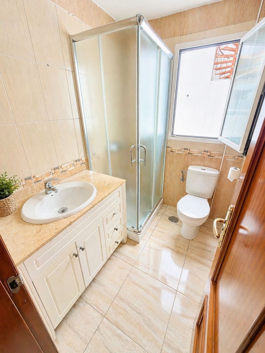 4 soveværelse Byhus til salg i Puerto del Rosario med garage - € 350.000 (Ref: 9807663)