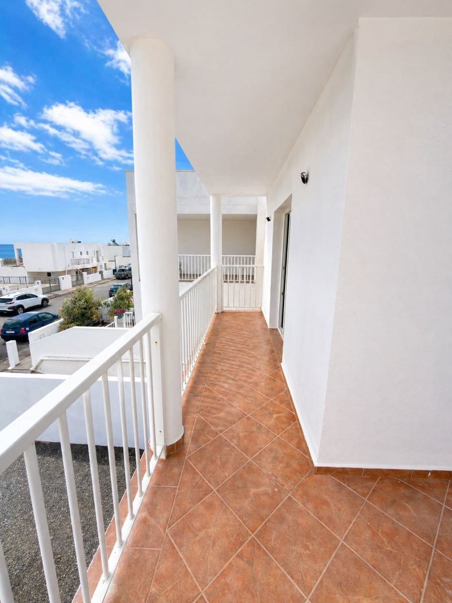 4 soveværelse Byhus til salg i Puerto del Rosario med garage - € 350.000 (Ref: 9807663)