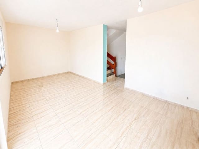 4 soveværelse Byhus til salg i Puerto del Rosario med garage - € 350.000 (Ref: 9807663)