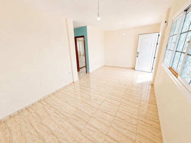 4 soveværelse Byhus til salg i Puerto del Rosario med garage - € 350.000 (Ref: 9807663)