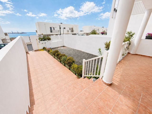 4 soveværelse Byhus til salg i Puerto del Rosario med garage - € 350.000 (Ref: 9807663)