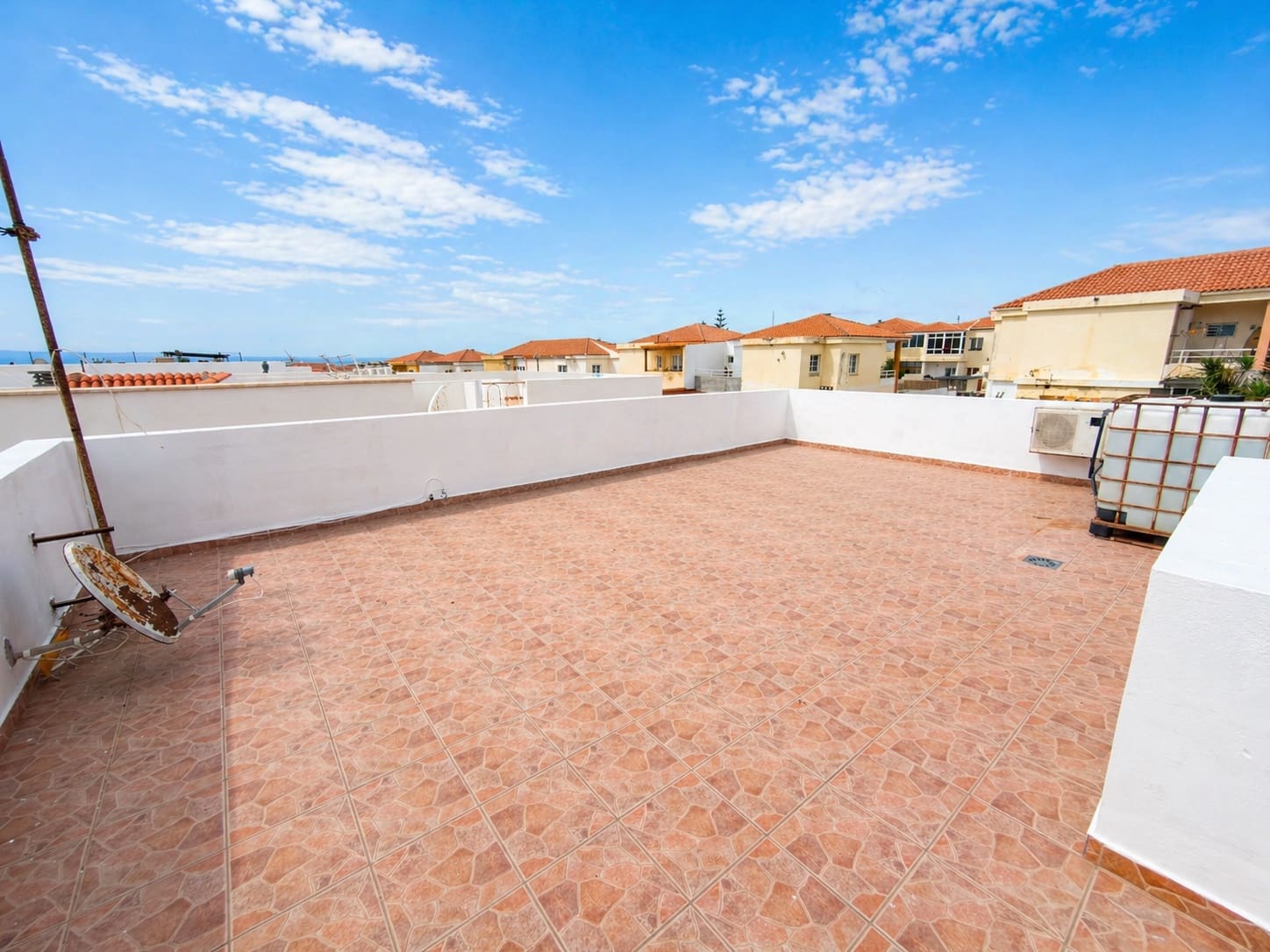 4 soveværelse Byhus til salg i Puerto del Rosario med garage - € 350.000 (Ref: 9807663)