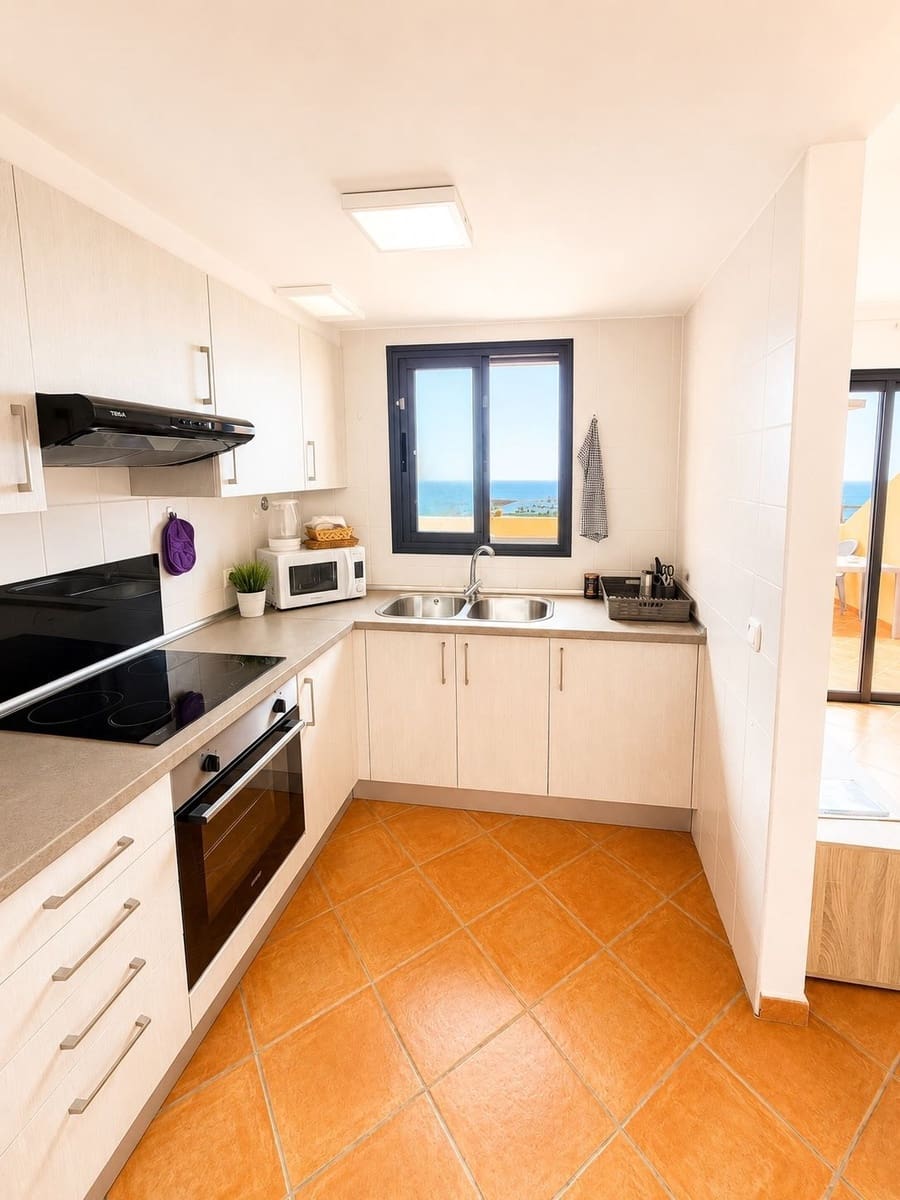 Casa de 2 habitaciones en Caleta de Fuste en venta con piscina garaje - 220.000 € (Ref: 9819912)