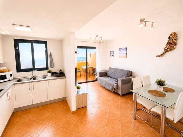 Casa de 2 habitaciones en Caleta de Fuste, Antigua en venta con piscina garaje - 220.000 € (Ref: 9819912)