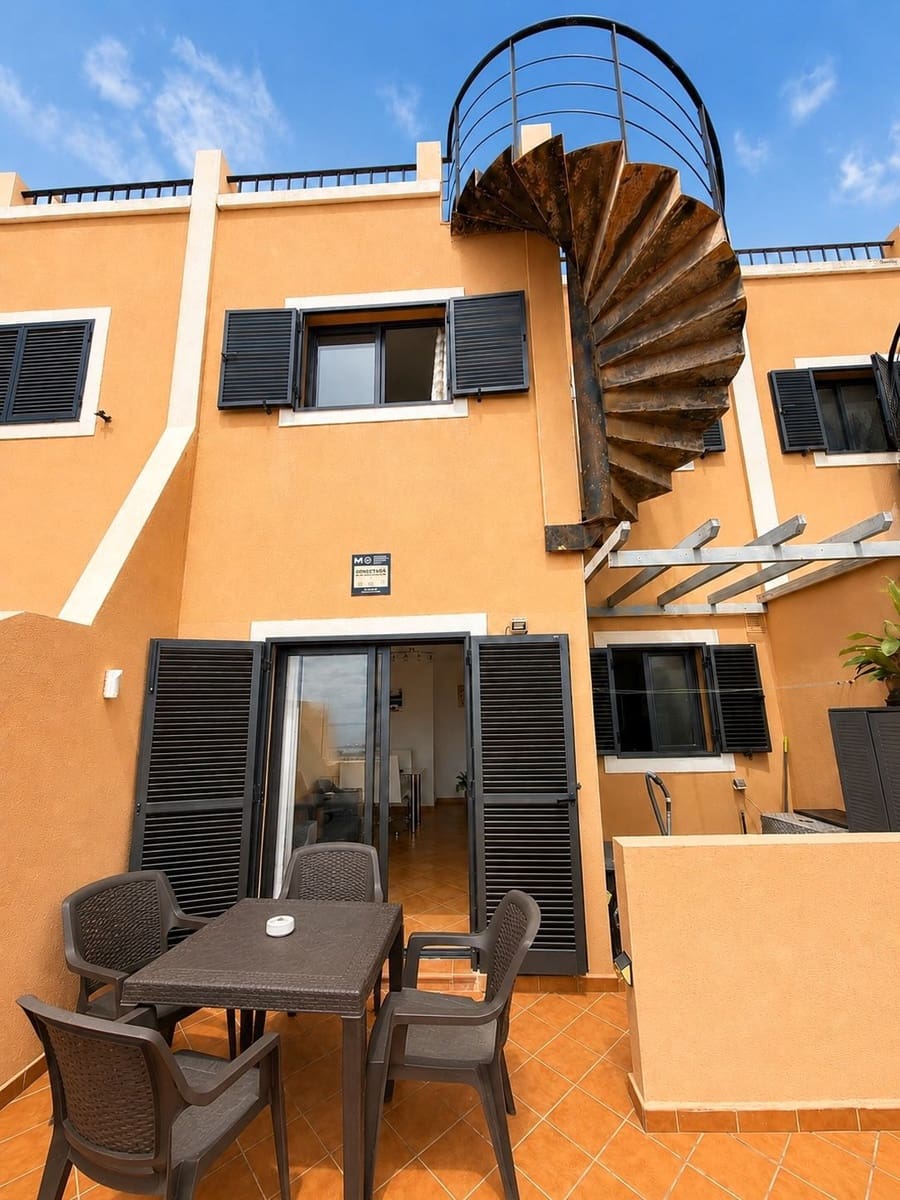 Casa de 2 habitaciones en Caleta de Fuste en venta con piscina garaje - 220.000 € (Ref: 9819912)