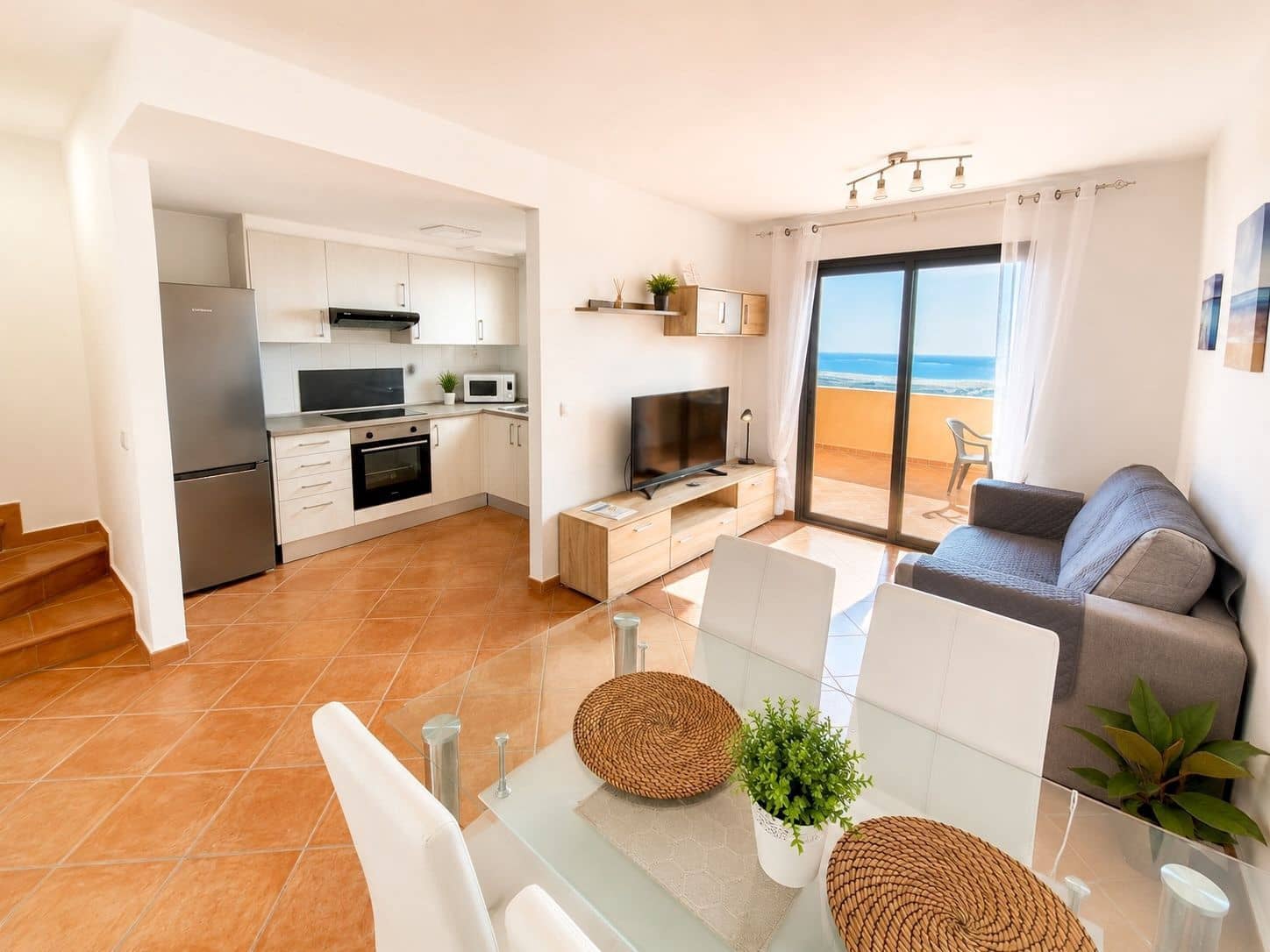 Casa de 2 habitaciones en Caleta de Fuste en venta con piscina garaje - 220.000 € (Ref: 9819912)