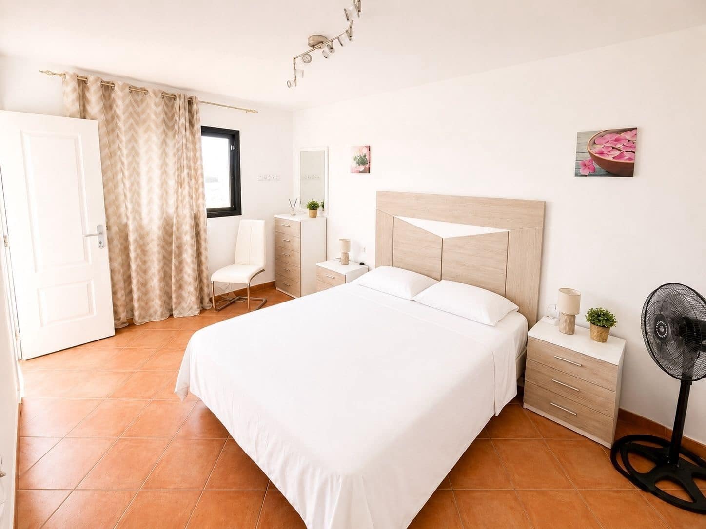 Casa de 2 habitaciones en Caleta de Fuste en venta con piscina garaje - 220.000 € (Ref: 9819912)