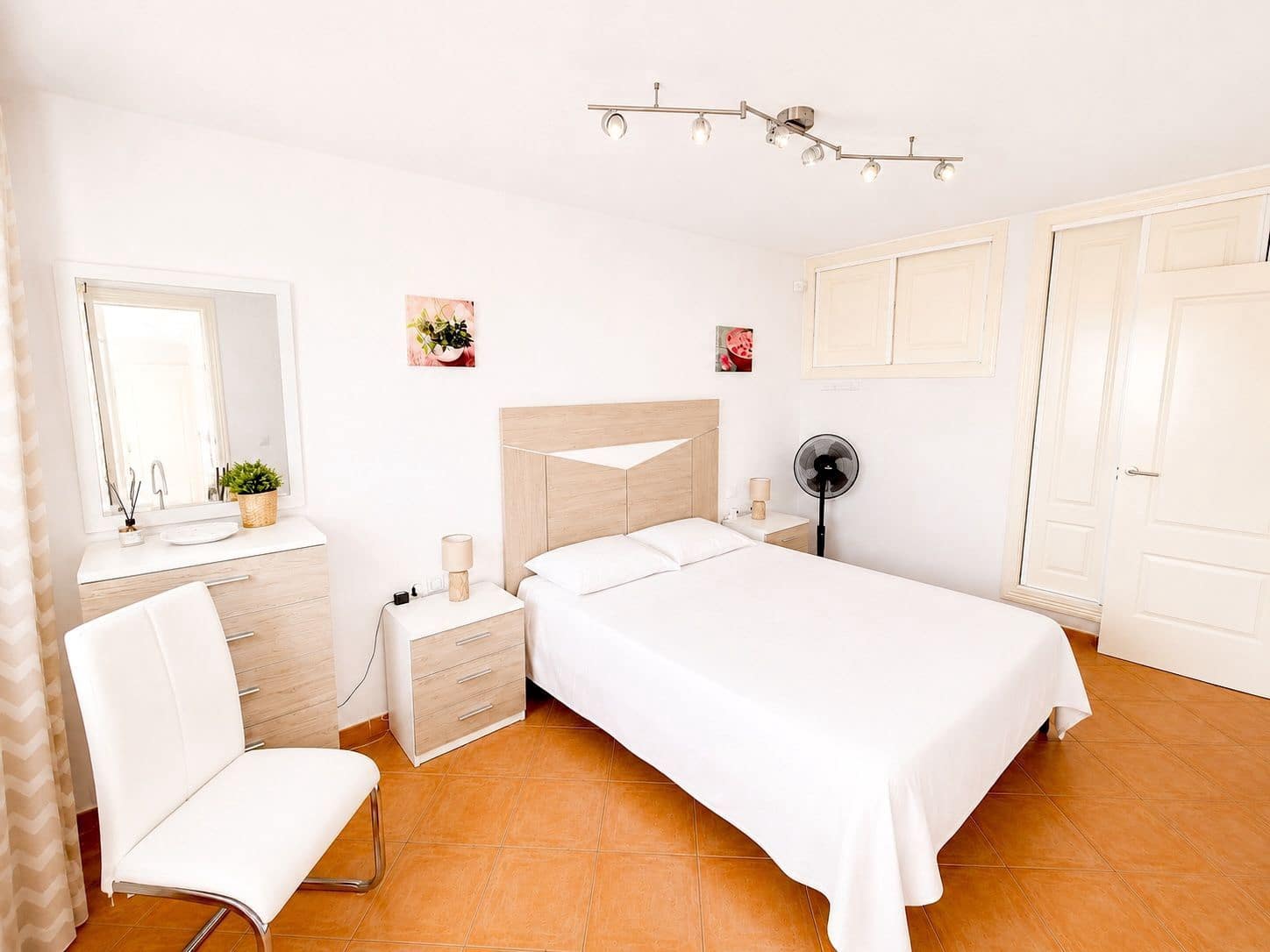 Casa de 2 habitaciones en Caleta de Fuste en venta con piscina garaje - 220.000 € (Ref: 9819912)