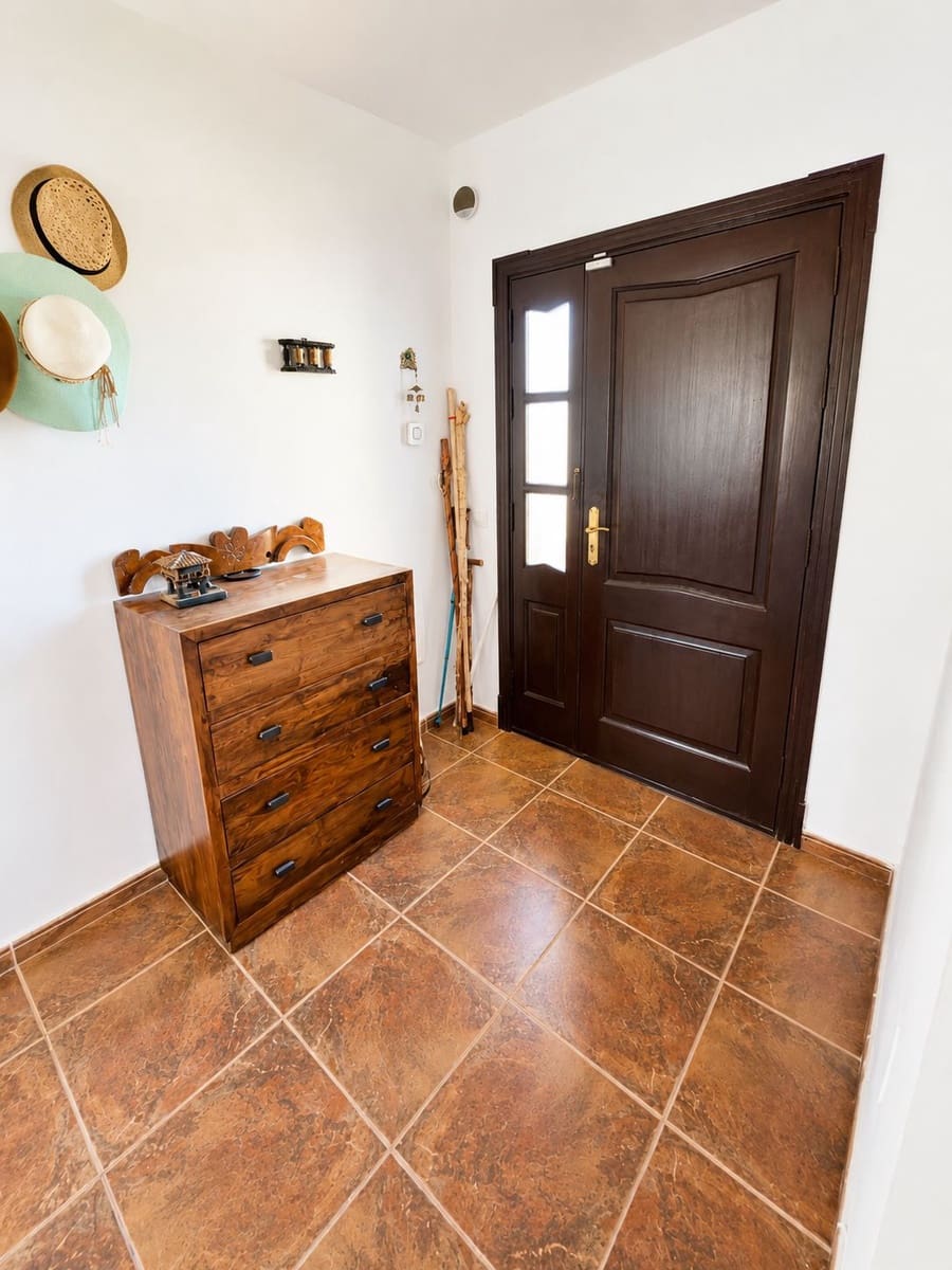 3 Zimmer Villa zu verkaufen in Antigua mit Pool Garage - 430.000 € (Ref: 9824713)