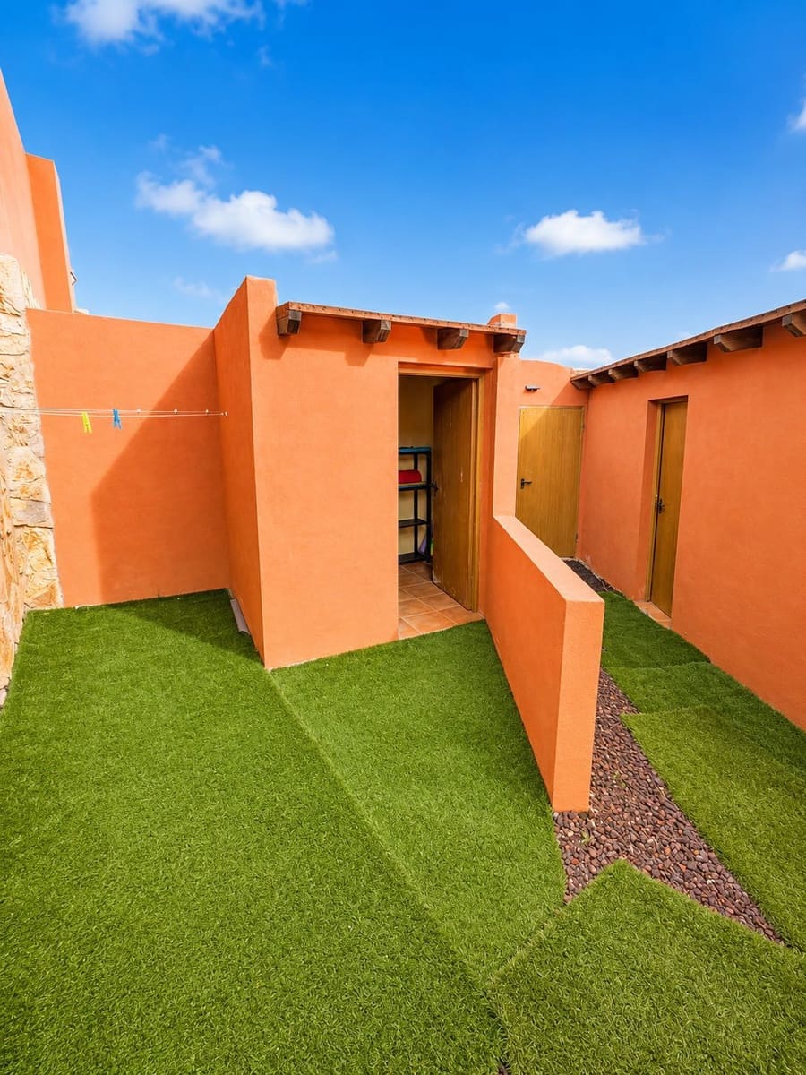 3 Zimmer Villa zu verkaufen in Antigua mit Pool Garage - 430.000 € (Ref: 9824713)