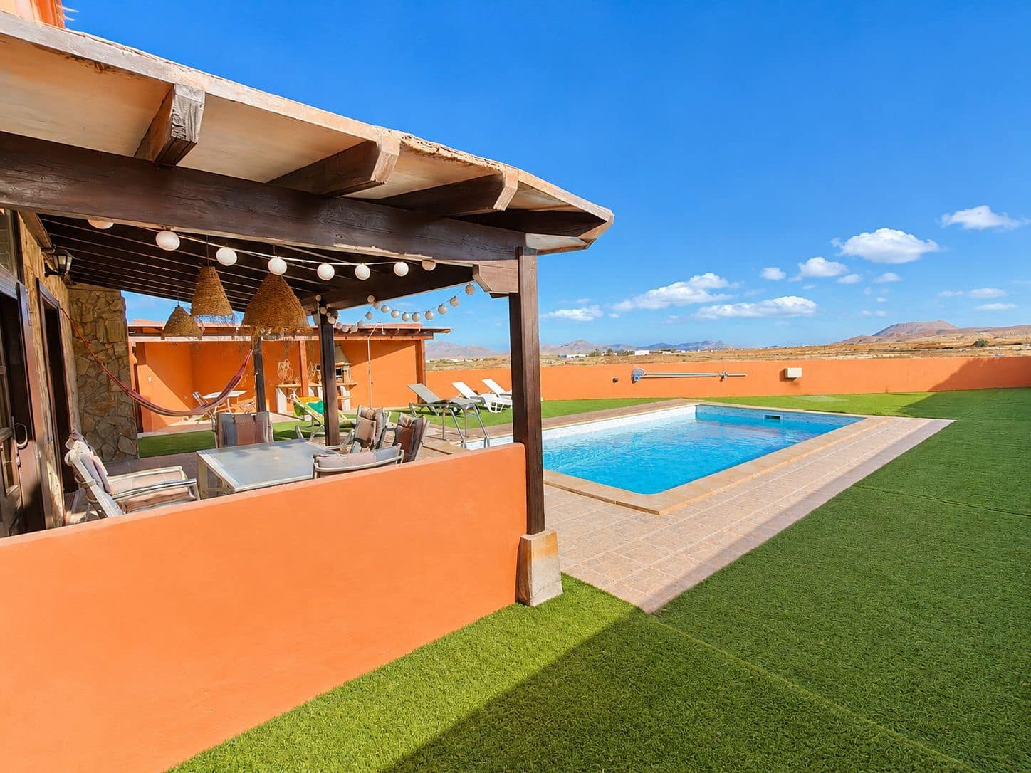 3 Zimmer Villa zu verkaufen in Antigua mit Pool Garage - 430.000 € (Ref: 9824713)