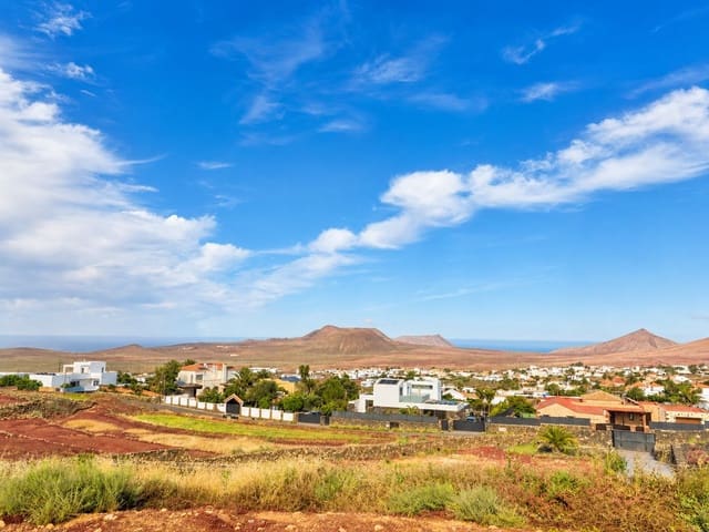 Chalet de 8 habitaciones en Villaverde, La Oliva en venta con garaje - 495.000 € (Ref: 9826167)