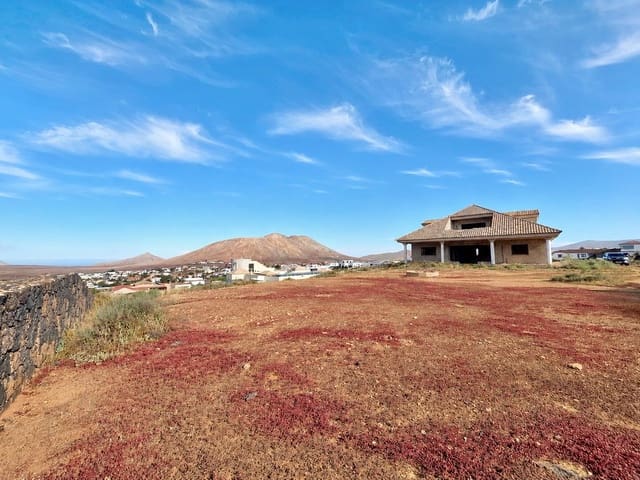 Chalet de 8 habitaciones en Villaverde, La Oliva en venta con garaje - 495.000 € (Ref: 9826167)
