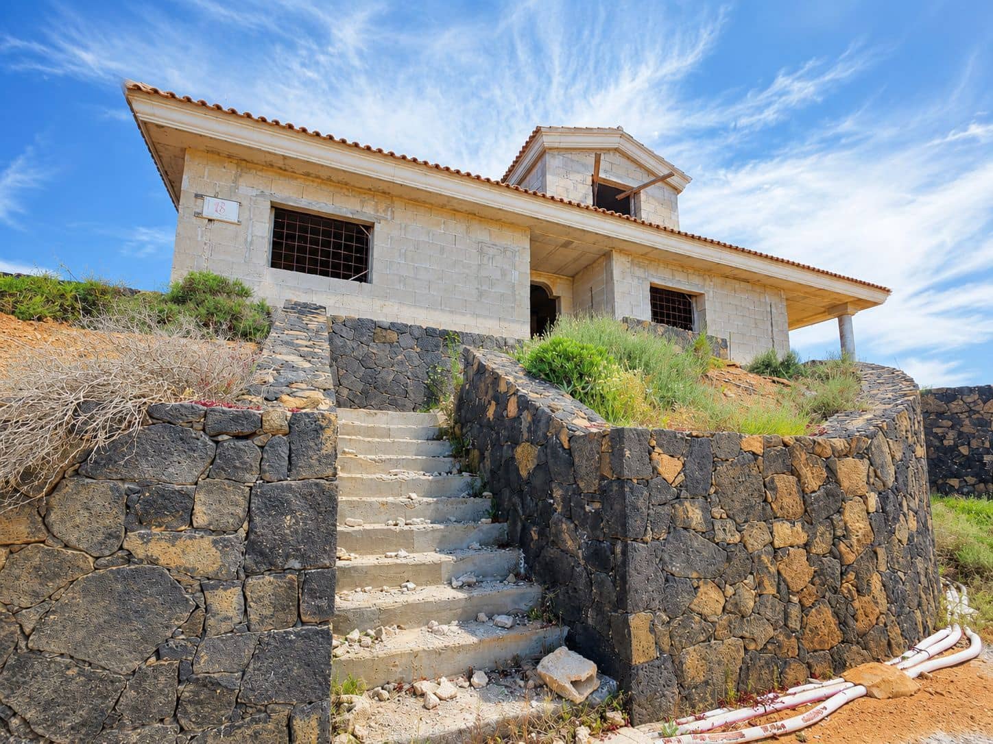8 bedroom Villa for sale in Villaverde with garage - € 495,000 (Ref: 9826167)