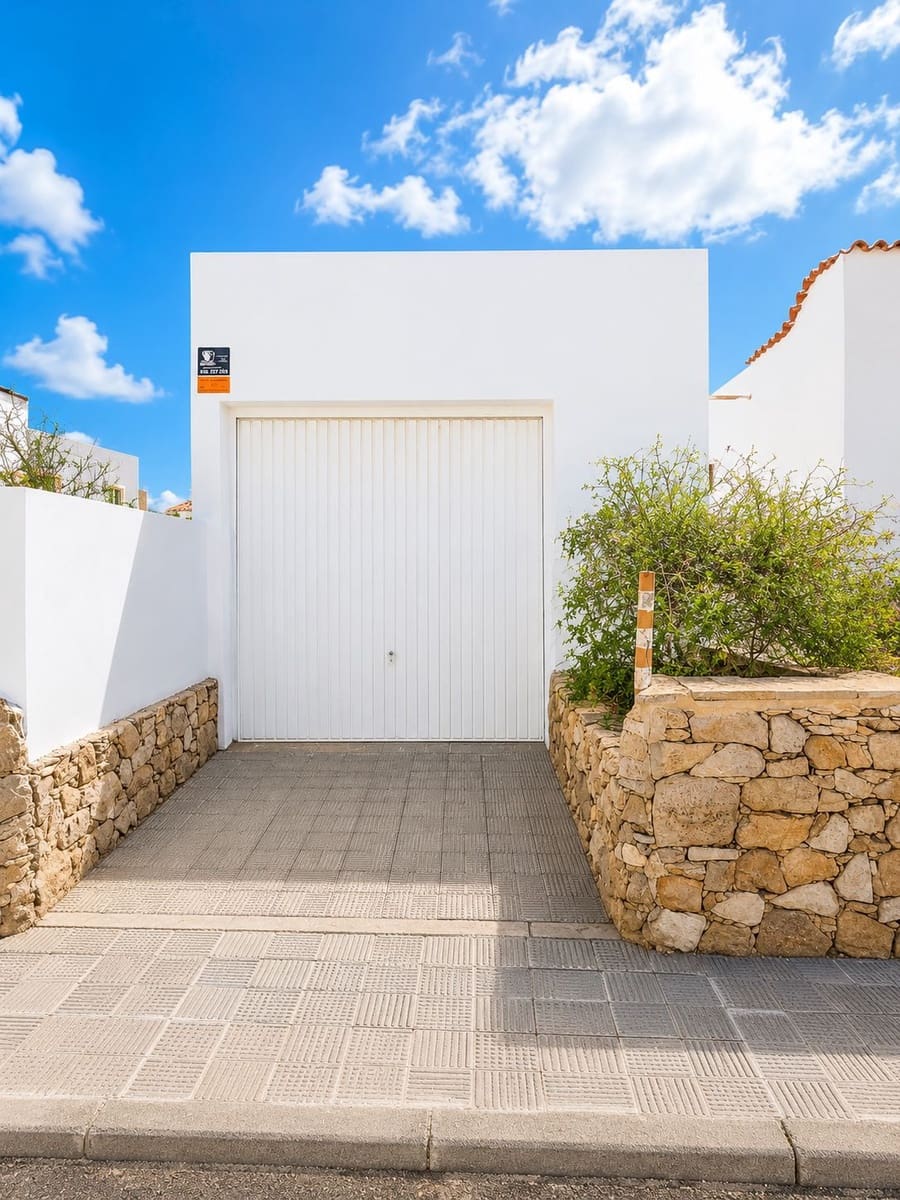 3 bedroom Finca/Country House for sale in Antigua with garage - € 265,000 (Ref: 9828267)