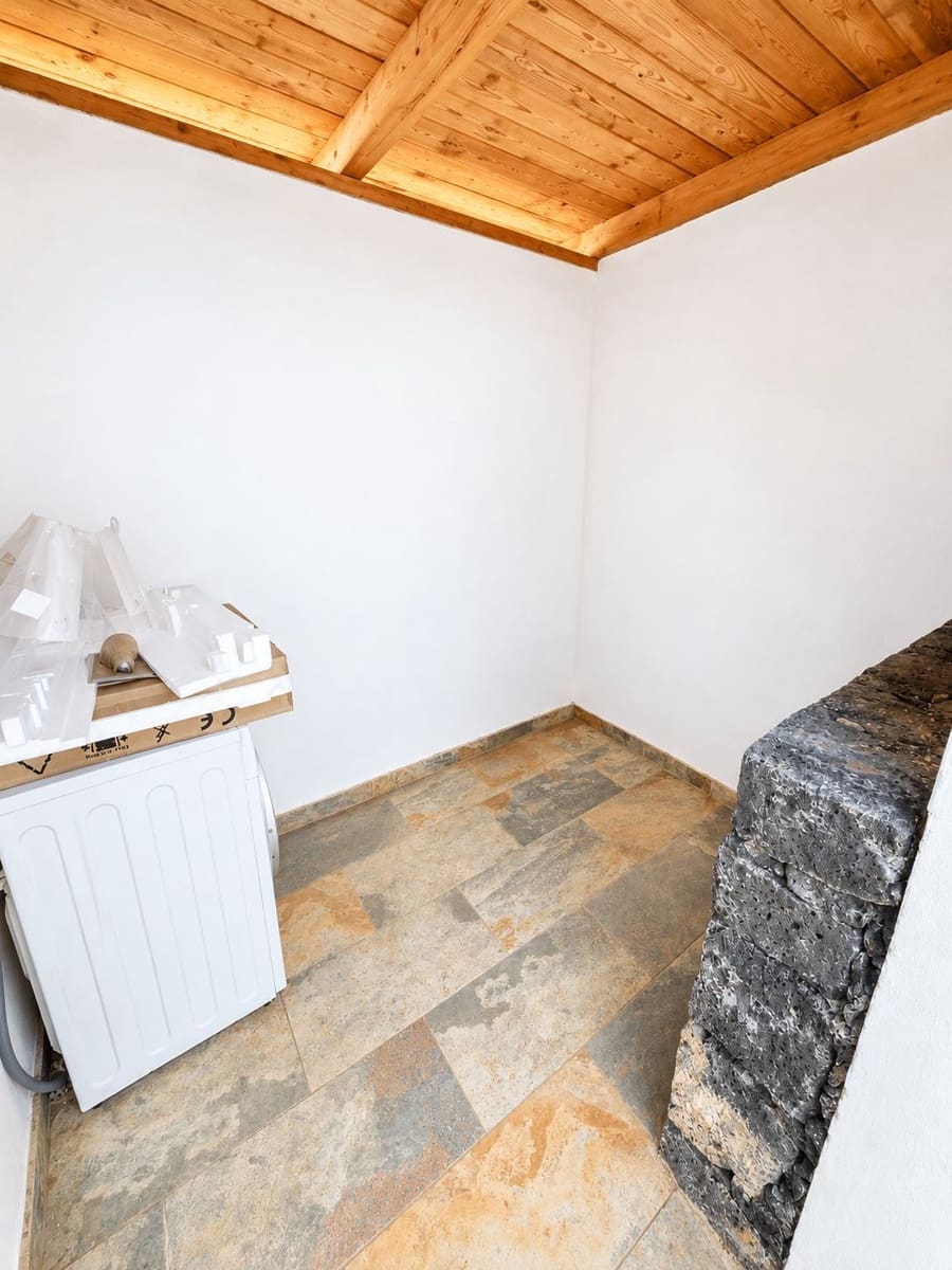 2 bedroom Finca/Country House for sale in Antigua with pool - € 290,000 (Ref: 9830642)