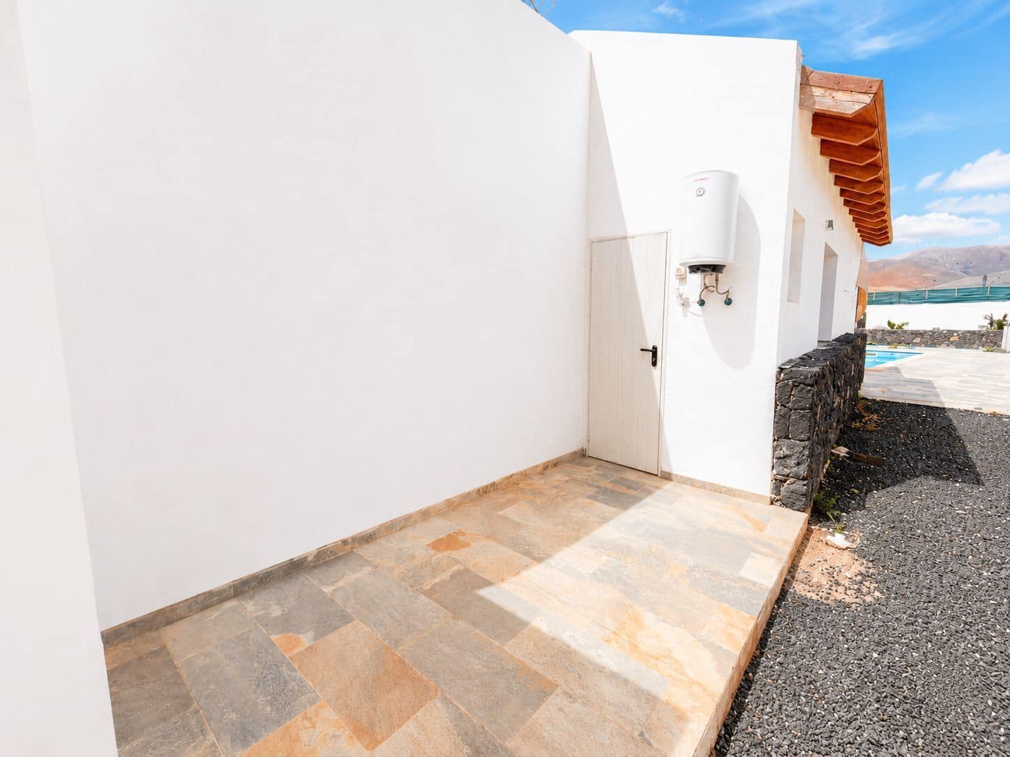 2 bedroom Finca/Country House for sale in Antigua with pool - € 290,000 (Ref: 9830642)