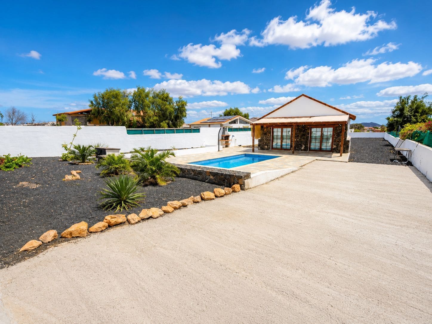 2 bedroom Finca/Country House for sale in Antigua with pool - € 290,000 (Ref: 9830642)