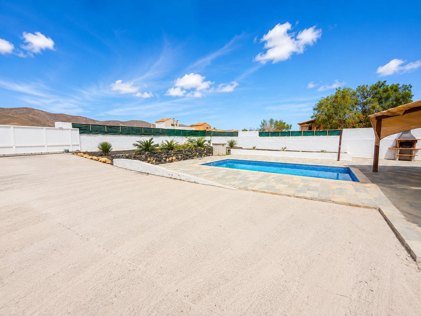 2 bedroom Finca/Country House for sale in Antigua with pool - € 290,000 (Ref: 9830642)