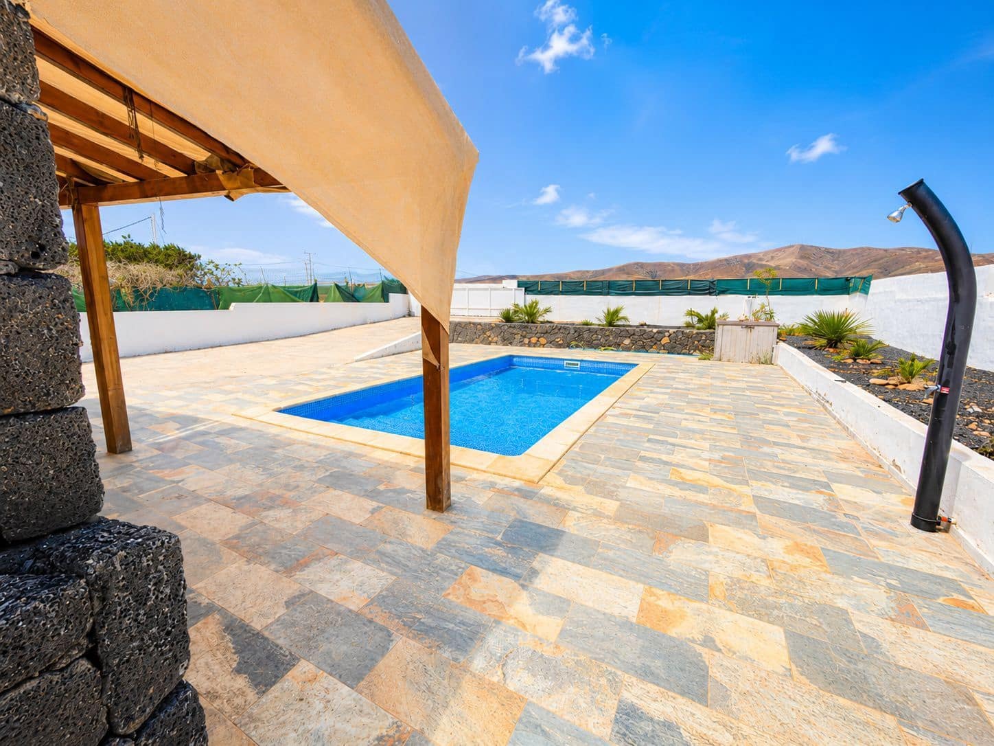 2 bedroom Finca/Country House for sale in Antigua with pool - € 290,000 (Ref: 9830642)