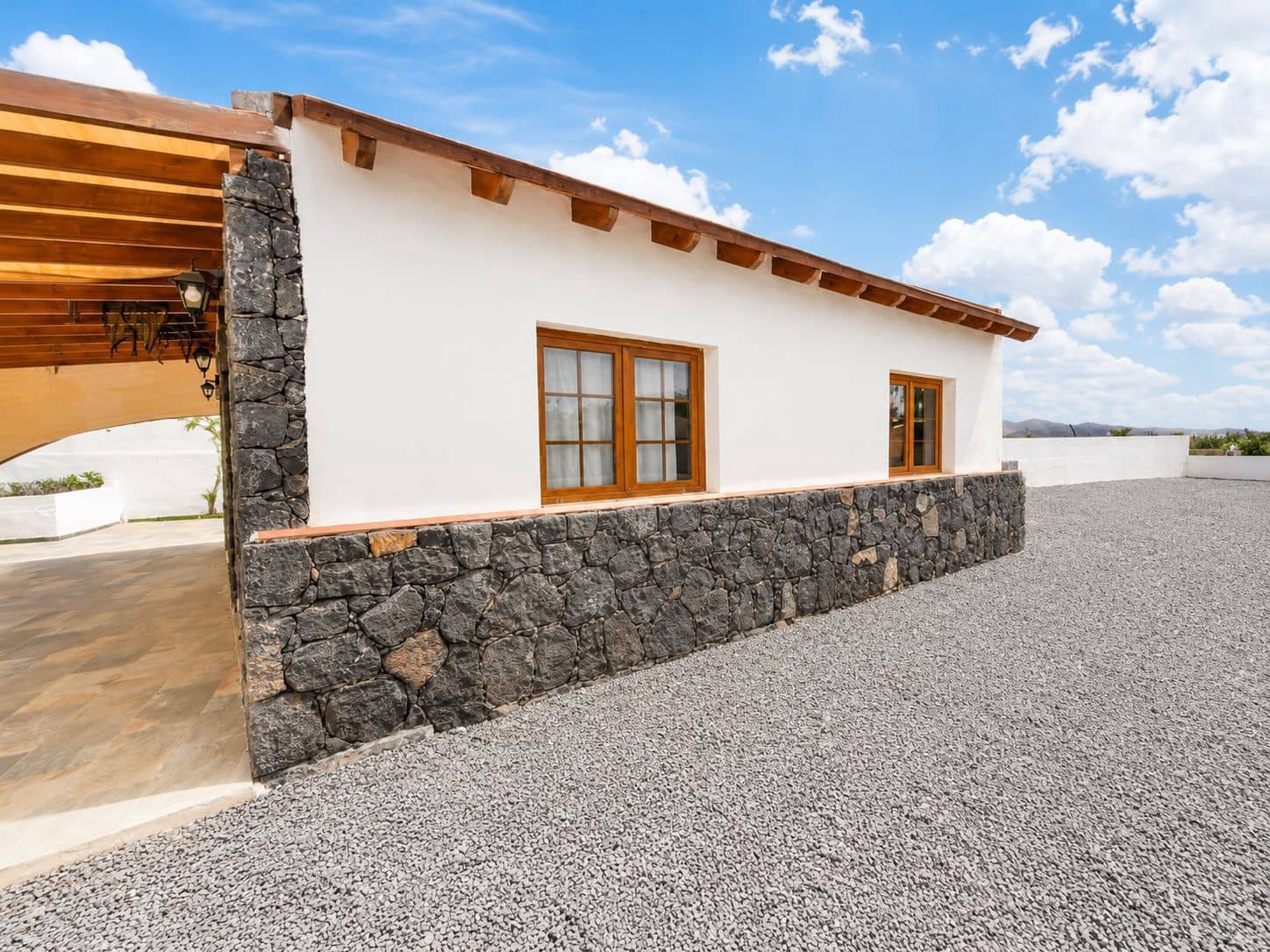 2 bedroom Finca/Country House for sale in Antigua with pool - € 290,000 (Ref: 9830642)