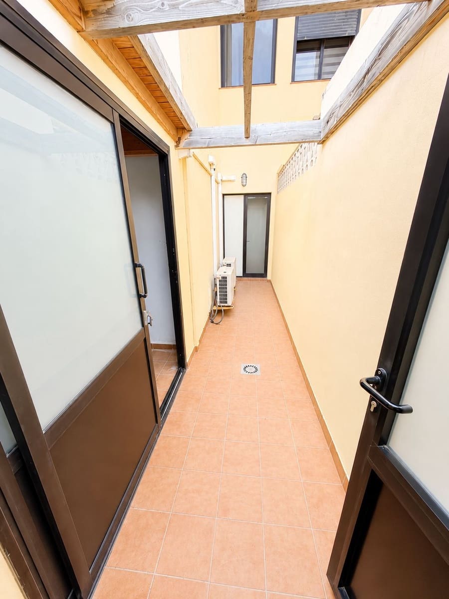 2 bedroom Flat for sale in Puerto del Rosario - € 173,000 (Ref: 9838897)